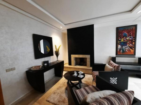 Superbe Appartement pour Famille Au Centre De Casablanca sur bd Abdelmoumen prés de Carrefour et restaurant La Grillardière
